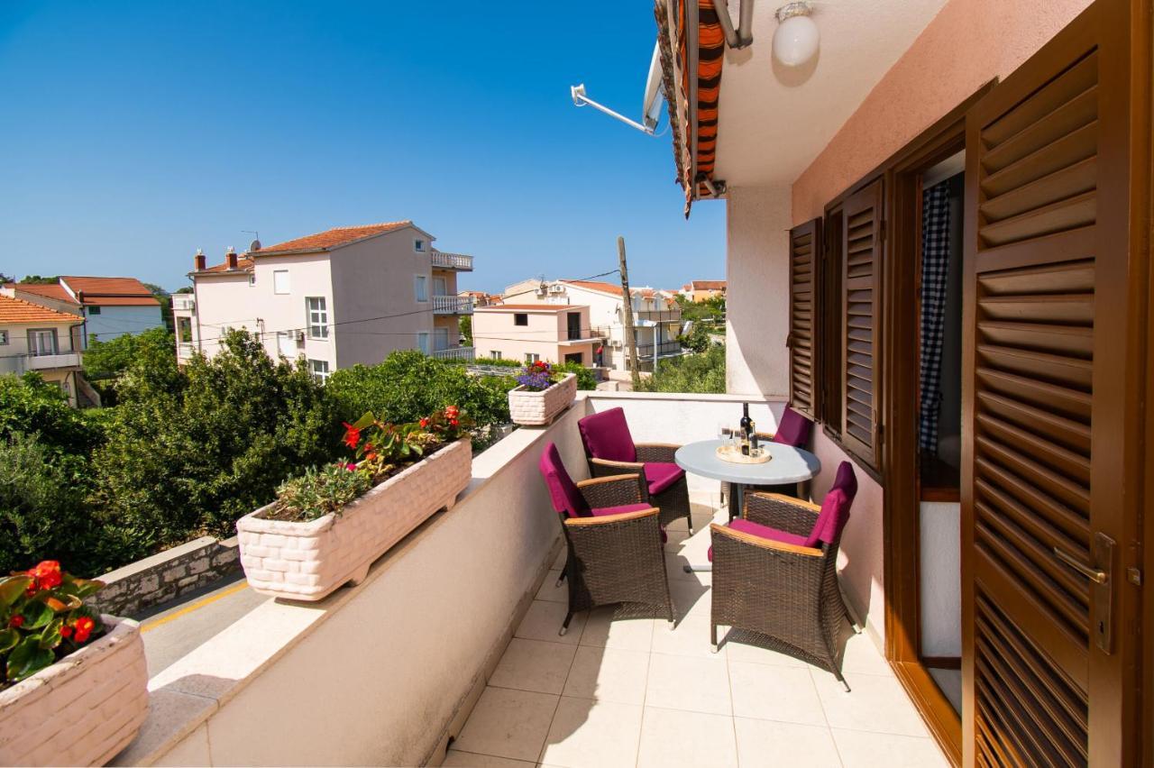 Apartments Happy Place Vodice Buitenkant foto